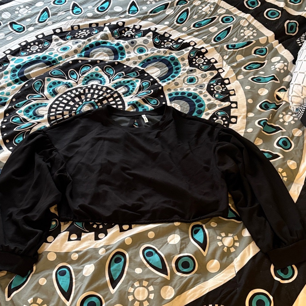 HALARA Black Crop Top NWOT